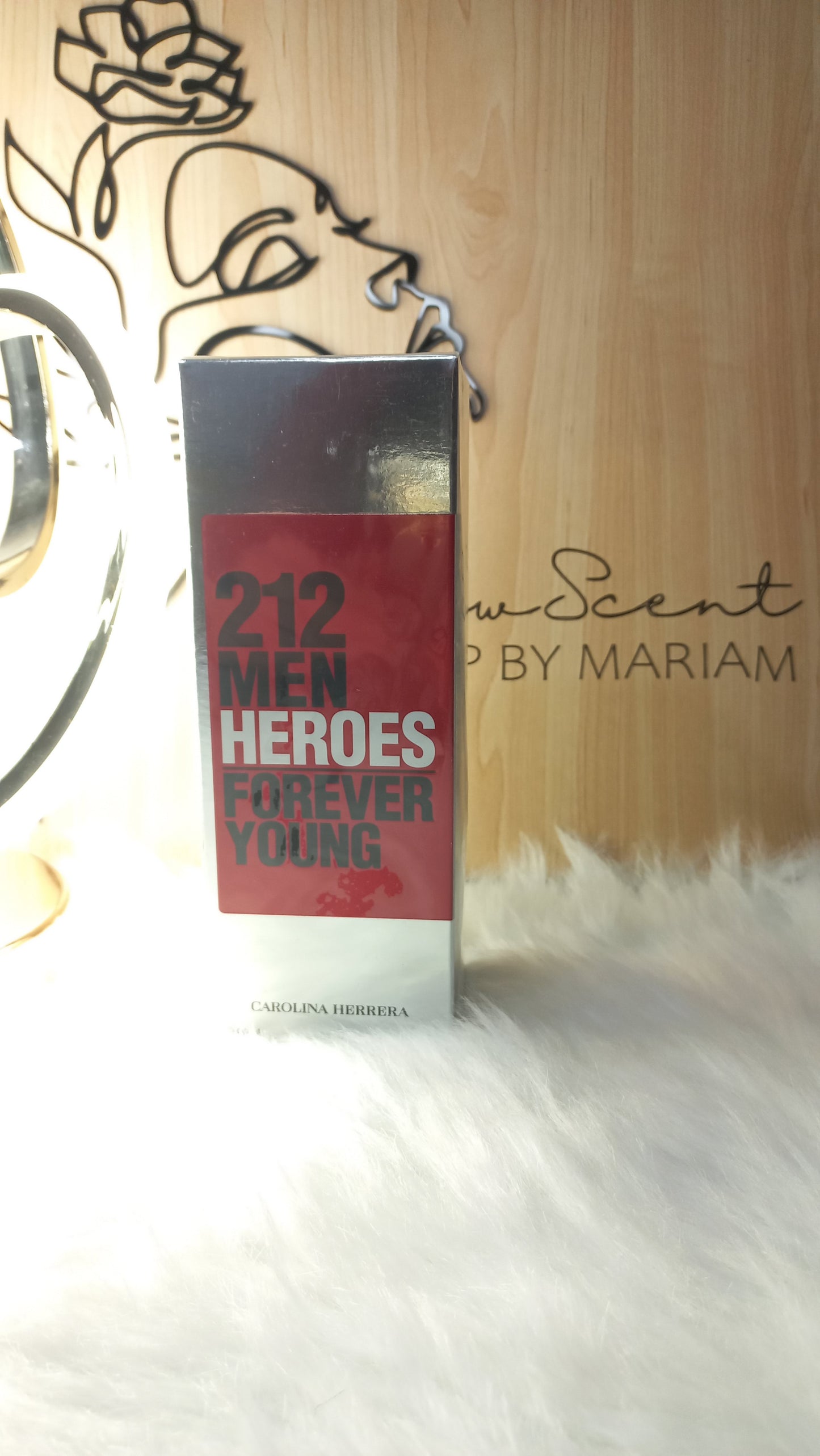 Perfume CAROLINA HERRERA
212 Men Heroes Forever Young Eau de Toilette - Tester Original